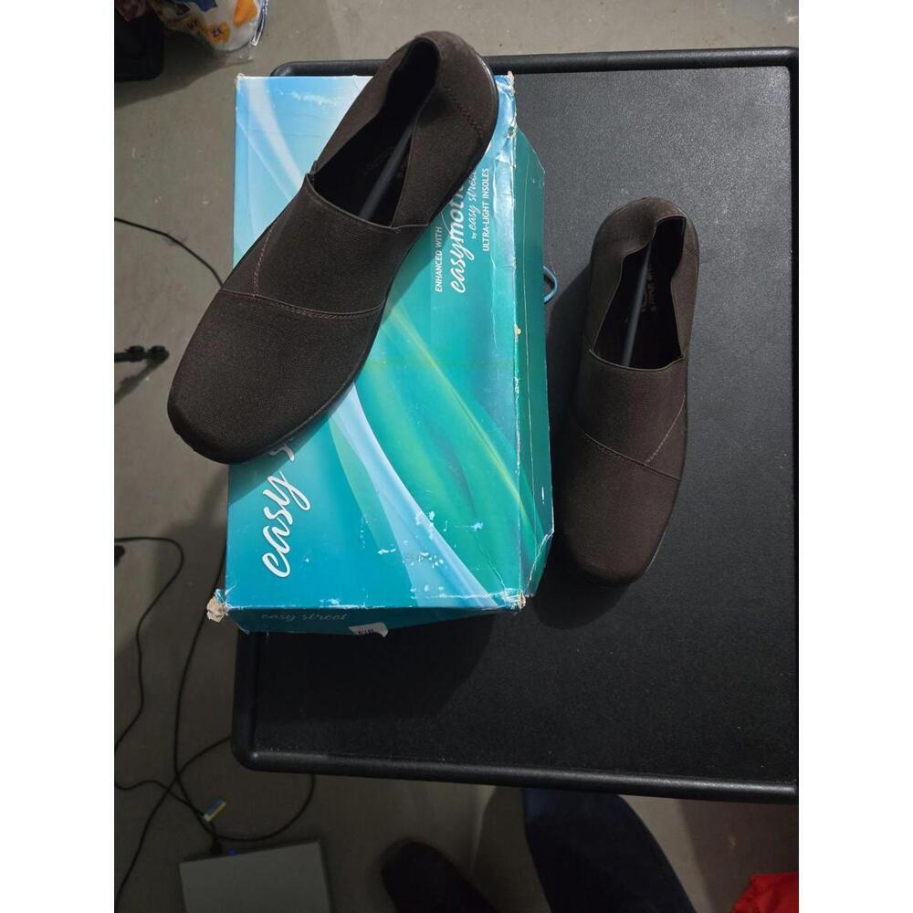 Easy Street Women's Trance Brown Fabric Slip-On Comfort Loafers Size 7.5